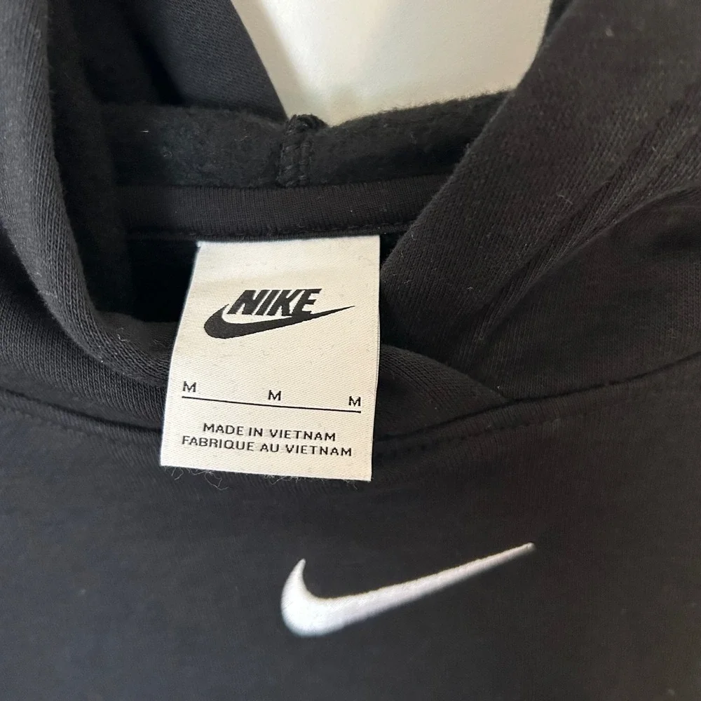 Women's Medium Nike Oversized Neon Stitch Fleece Cropped Hoodie Black White